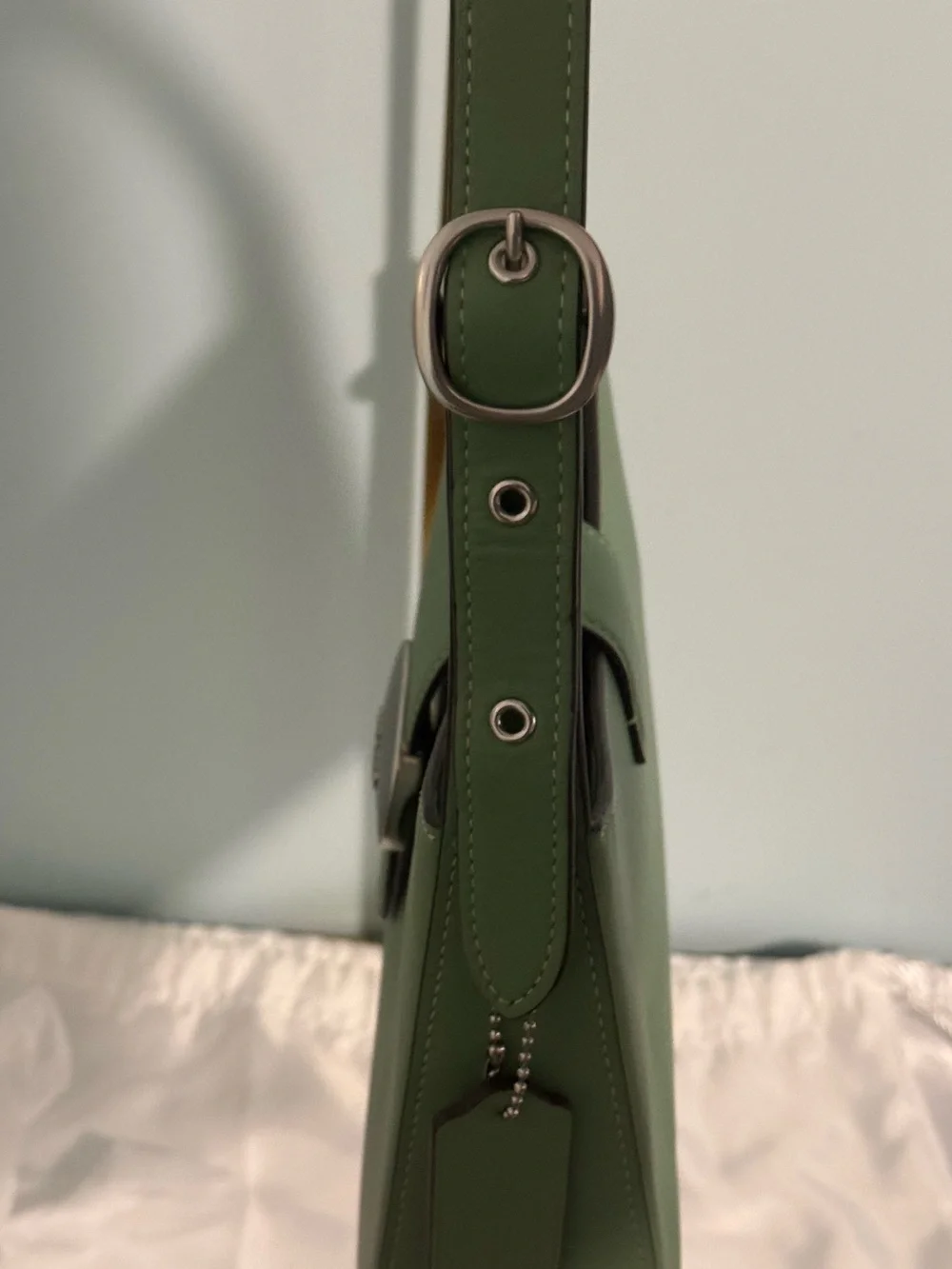 Coach “Eliza” Green Leather Shoulder Bag with Silver tone hardware! NWOT 🤩🤩